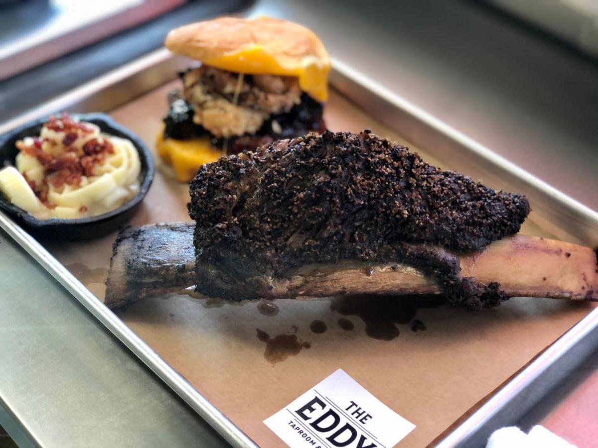 The Eddy Taproom & Hotel Golden Ngoại thất bức ảnh