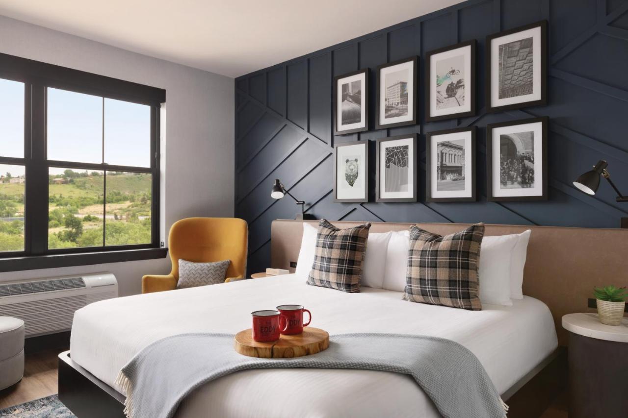 The Eddy Taproom & Hotel Golden Ngoại thất bức ảnh