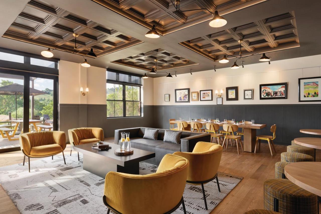 The Eddy Taproom & Hotel Golden Ngoại thất bức ảnh